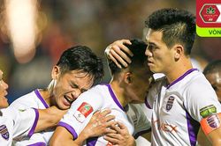 Tiền đạo ĐT Việt Nam ghi bàn liên tiếp, chấm dứt kỷ lục của 'hiện tượng' V-League; HLV Troussier nhận 2 tin vui