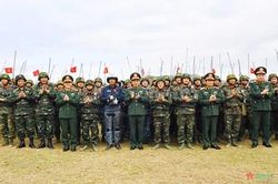 Đại tướng Phan Văn Giang kiểm tra tổng duyệt diễn tập của Quân đoàn 12