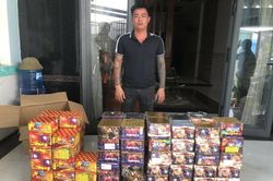 Bắt người tàng trữ gần 200 kg pháo lậu