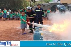 Tổ chức thực hành chữa cháy và cứu nạn, cứu hộ cho học sinh, giáo viên trên địa bàn tỉnh