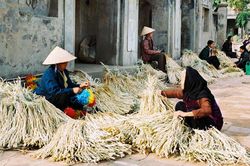 Nón lá làng Chuông gìn giữ hồn quê Việt Nam