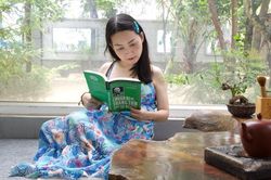Cuốn sách đánh thức sự tử tế của 'thiên thần 6 chân' Trần Trà My