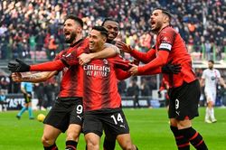 Milan đại thắng Monza: 3 bàn, 3 điểm, giữ chắc Top 3