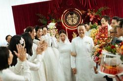 Toàn cảnh lễ gia tiên của Diễm My 9X: Dàn 'mỹ nhân' khoe 'visual' xinh đẹp, diện áo dài trắng đơn giản và nhiều cảm xúc