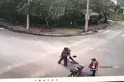 Nam sinh lớp 9 bị cha của bạn cùng lớp đánh nhập viện