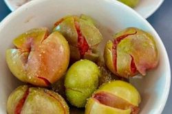 Loại quả rừng trái mùa giá gần nửa triệu đồng/kg vẫn được chị em lùng mua từng quả
