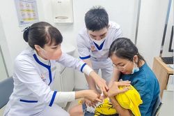 Triển khai nhiều biện pháp để bảo đảm cung ứng vaccine