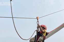 Đông đảo người dân tham gia trải nghiệm, thực hành kỹ năng phòng cháy, chữa cháy và cứu nạn cứu hộ