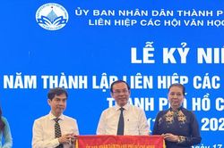 'Đặt hàng' văn nghệ sĩ sáng tác tác phẩm kỷ niệm 50 năm thống nhất đất nước