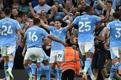 Kết quả bóng đá Ngoại hạng Anh vòng 17: MU cầm chân Liverpool