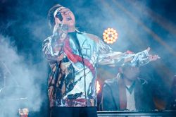 Trung Quân Idol mang loạt ca khúc hit hát tặng khán giả giữa trời giá rét