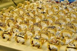 Giá vàng đầu tuần trên mức 74 triệu đồng/lượng