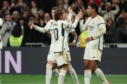 Thắng Villarreal 4-1, Real Madrid trở lại ngôi đầu bảng La Liga