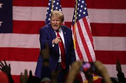 Cựu tổng thống Trump: 'Trung Đông hoàn toàn mất kiểm soát'