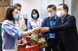 Thưởng Tết 2024: Nơi lao động lĩnh vài trăm triệu, nơi hẩm hiu nhận mức chỉ 1 triệu đồng