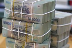 Xuất hiện 2 ngân hàng tung lãi suất trên 8% kỳ hạn 13 tháng