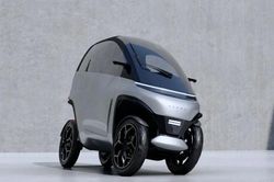 Komma UMV chạy điện nhỏ như xe máy, nhưng tiện nghi 'xịn' như ôtô