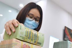 Ngân hàng hết cửa cho vay sân sau, cho vay lãi suất thấp với người nhà lãnh đạo