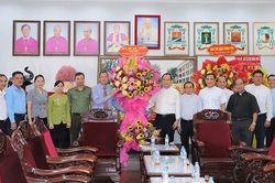 Thường trực Tỉnh ủy An Giang thăm, chúc mừng Giáng sinh