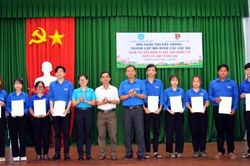 Thành lập câu lạc bộ 'Tham gia Bảo hiểm xã hội, Bảo hiểm y tế tích lũy cho tương lai'