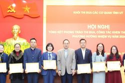 Các cơ quan Tỉnh ủy đẩy mạnh phong trào thi đua