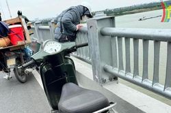 Tìm kiếm nữ sinh nhảy cầu Vĩnh Tuy giữa trời rét
