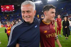 Tình yêu thuần khiết của Jose Mourinho với Roma