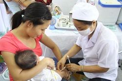 TPHCM: Vaccine DPT-VGB-Hib sắp được phân bổ, đối tượng nào được tiêm ưu tiên?