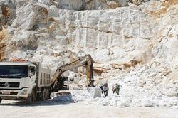 Cấp phép mới thăm dò tại 36 khu vực khoáng sản đá vôi, 46 khu vực khoáng sản sét