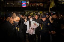 Hyomin (T-ara) bất ngờ đến Hà Nội, nhan sắc ở sân bay gây chú ý