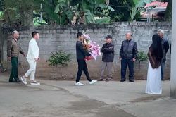 Quang Hải bảnh bao, lái xế hộp sang nhà Chu Thanh Huyền trong ngày dạm ngõ
