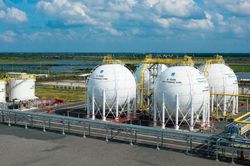 Bộ Công Thương đề nghị các địa phương đẩy nhanh tiến độ các dự án điện khí LNG