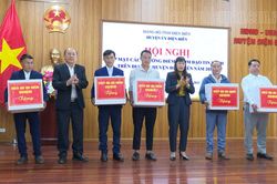 Huyện Điện Biên gặp mặt đại diện các điểm nhóm tôn giáo