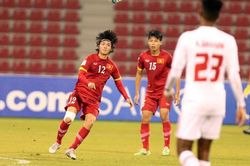 'Đôi chân pha lê' của ĐT Việt Nam nhảy múa trước 6 hậu vệ Tây Á rồi lập siêu phẩm không thể cản phá