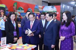 Thủ tướng dự phiên họp toàn thể về ngoại giao kinh tế tại Hội nghị Ngoại giao lần thứ 32