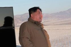 Ông Kim Jong Un tuyên bố Triều Tiên không ngại sử dụng vũ khí hạt nhân