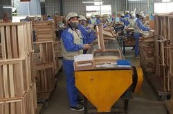 Kim ngạch xuất khẩu gỗ năm 2023 ước đạt 13,5 tỷ USD, giảm 15,5% so với năm 2022