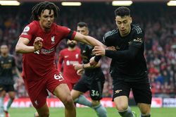 Liverpool đấu Arsenal: Đua ngôi vương Ngoại hạng Anh nhờ hàng thủ