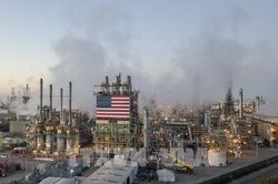 Mỹ có thêm lợi thế trong nỗ lực giành thị phần với OPEC