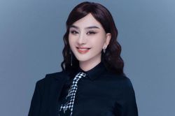 Hai năm sau chia tay chồng cũ, Lâm Khánh Chi ngậm ngùi 'xem như mắc nợ trả hết'