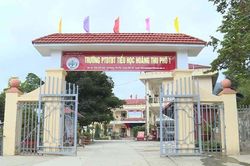 Vụ '11 học sinh ăn 2 gói mì tôm chan cơm': Chuyển Công an điều tra, Hiệu trưởng xin từ chức