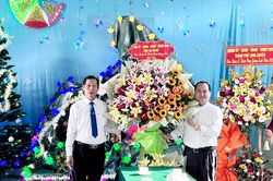 Phó Chủ tịch UBND tỉnh An Giang Lê Văn Phước thăm, chúc mừng Giáng sinh năm 2023