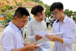 Thi tốt nghiệp THPT 2024: Bổ sung các vật dụng cấm mang vào phòng thi