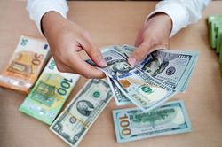 Tỷ giá hôm nay (22/12): Đồng USD tuột dốc về ngưỡng 101