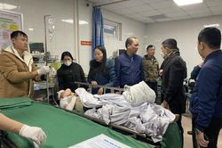 Vụ sập trần trường học: Bộ Y tế yêu cầu tập trung cứu chữa, ổn định tâm lý cho học sinh gặp nạn