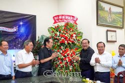 Thăm, chúc mừng lễ Giáng sinh năm 2023
