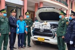 Bắt quả tang người nước ngoài dùng súng 'áp tải' hơn 21 kg ma túy