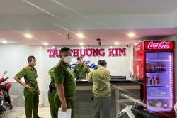 Công an huyện Bình Chánh tổng kiểm tra hành chính địa bàn giáp ranh
