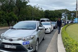 Tài xế vật vờ hơn 12 tiếng chờ đăng kiểm, lãnh đạo Đồng Nai nói gì?