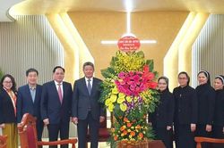 Phó Chủ tịch UBND thành phố Hà Nội chúc mừng Dòng Mến Thánh giá Hà Nội